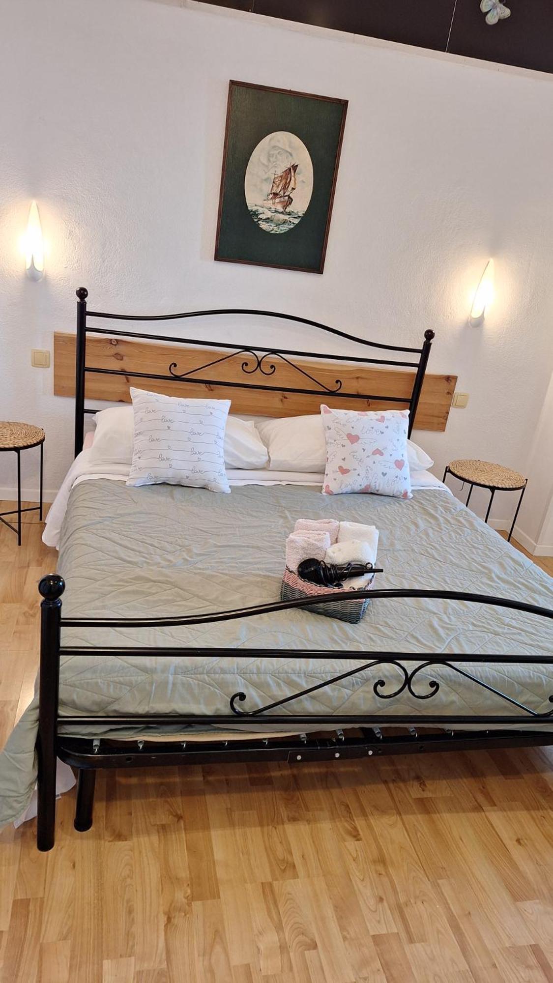 Apartmani Mary Dugi Rat Exterior foto